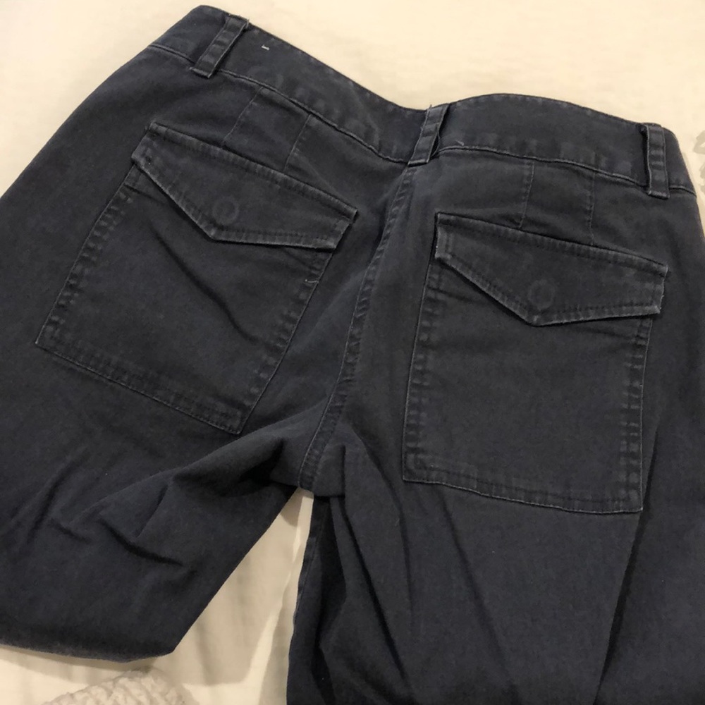 LOFT navy blue skinny belted cargo pant 0 - Picture 3 of 4